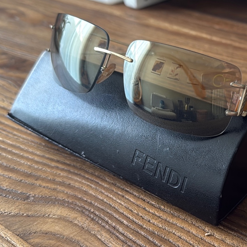 Authentic Vintage 90s 2000s Y2K Fendi Gold and Black Rimless Sunglasses